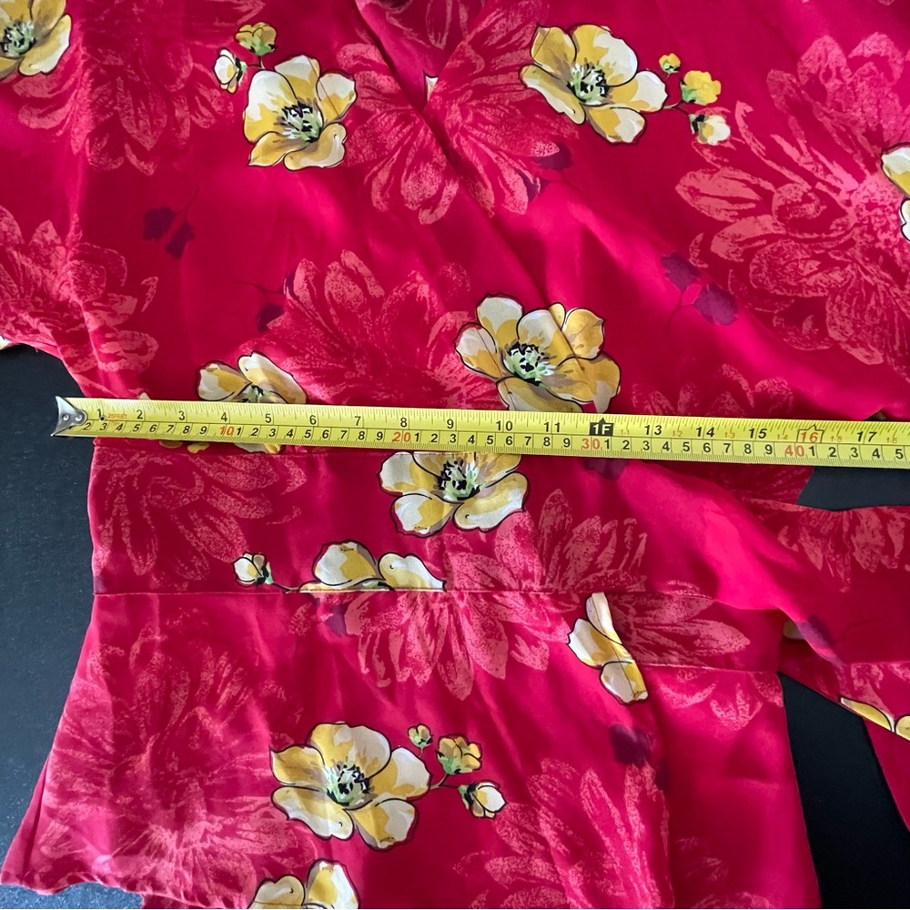 Stunning Michele Michelle Kimono Red Wrap Blouse with Short Sleeves a Tie Front - Picture 6 of 9